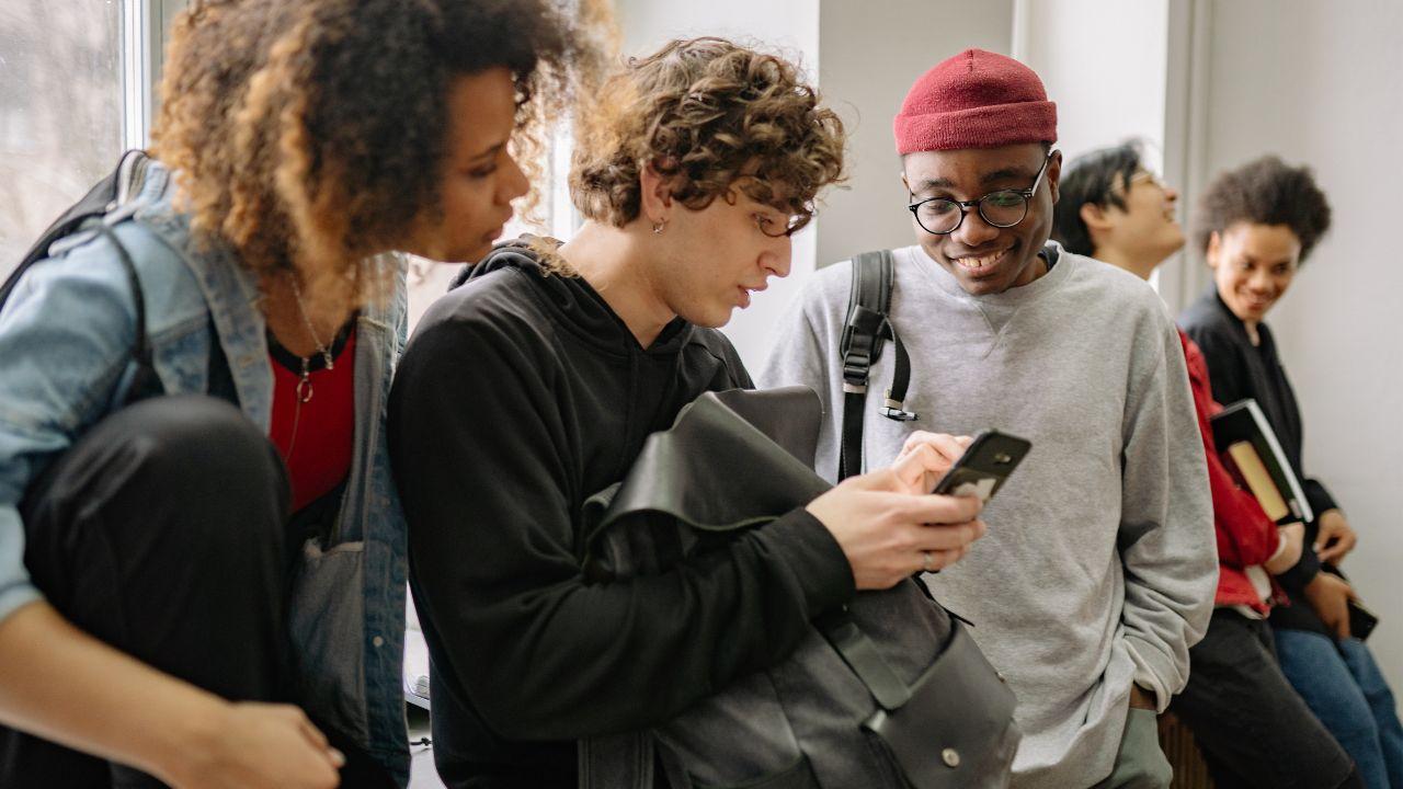 Mahasiswa Dan Kesehatan Mental: Tantangan Sunyi Di Dunia Perkuliahan
