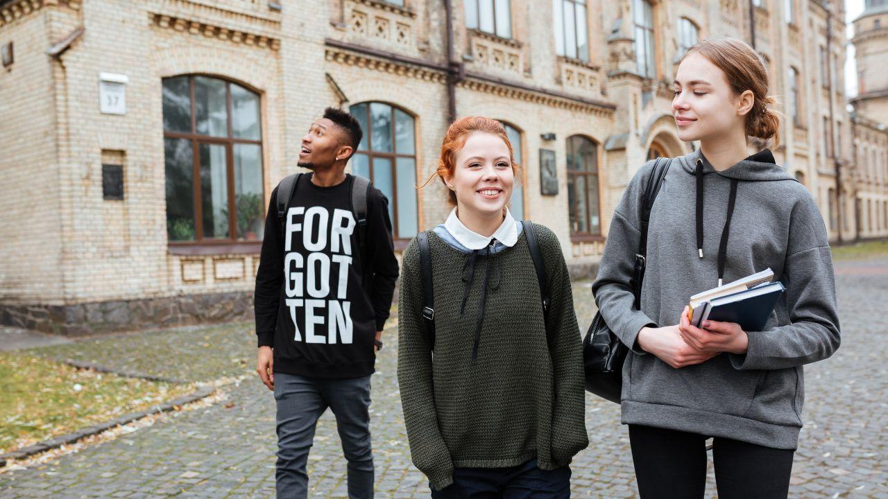 Organisasi Mahasiswa Sebagai Wadah Pembentukan Kepemimpinan