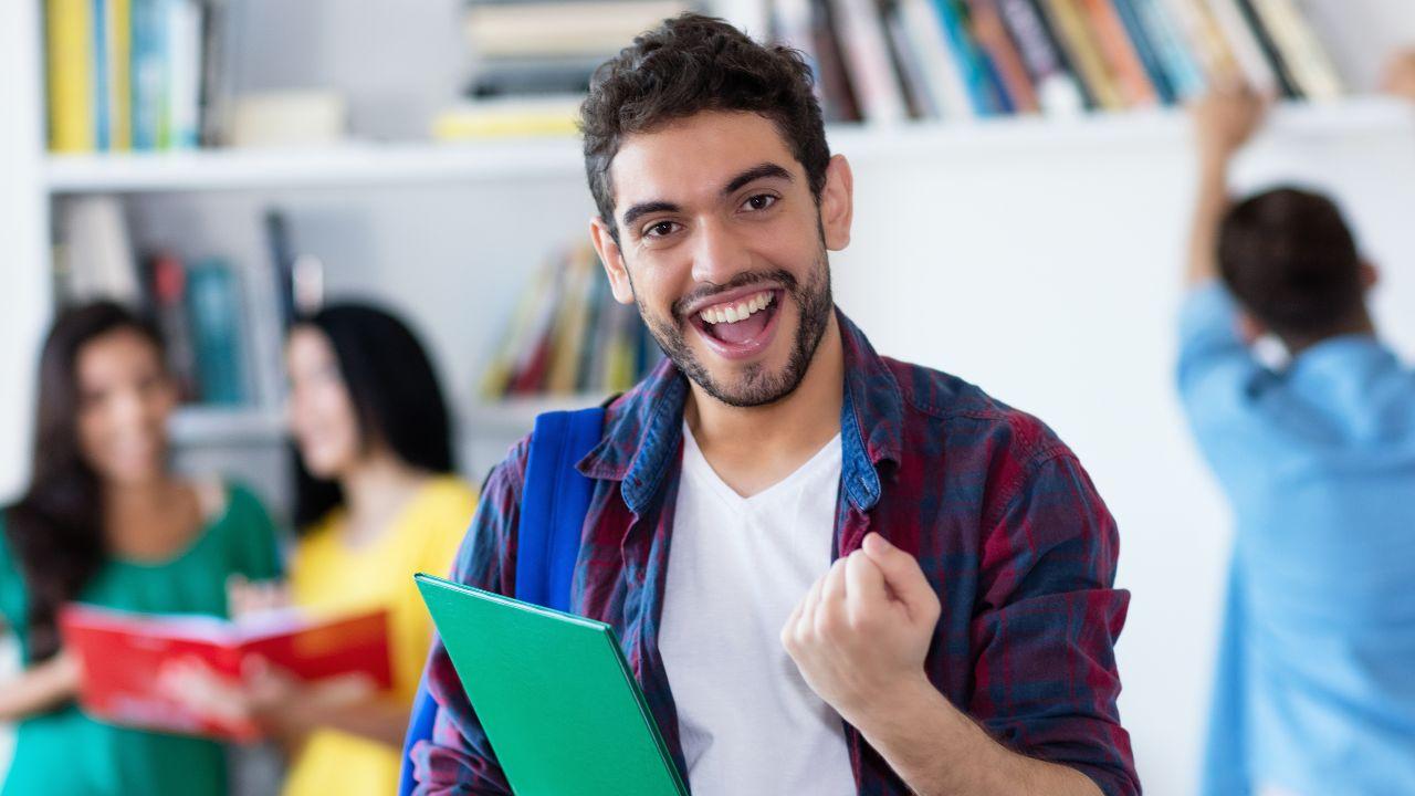 Mahasiswa Dan Dunia Kerja: Mempersiapkan Masa Depan Sejak Bangku Kuliah