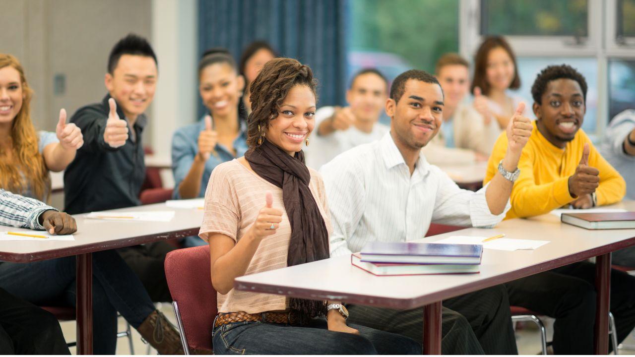 Peran Dosen Dalam Membentuk Pola Pikir Dan Etika Akademik Mahasiswa