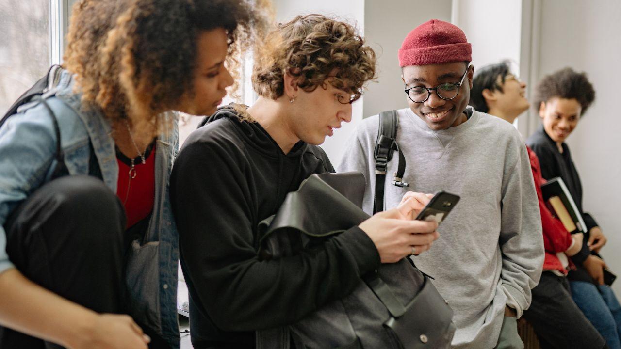 Kehidupan Mahasiswa Di Indonesia Sebagai Ruang Belajar Mandiri Dan Sosial