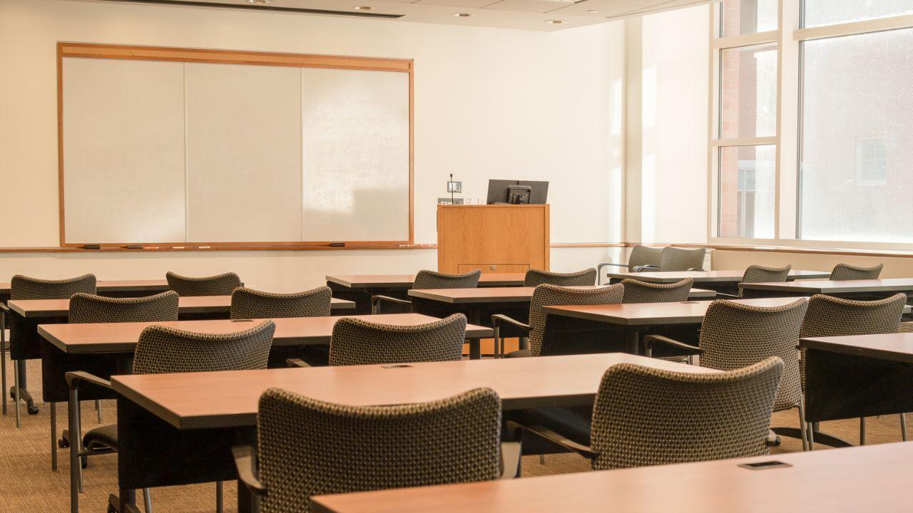 Mahasiswa Indonesia Dan Kehidupan Kampus Sebagai Ruang Pembentukan Karakter