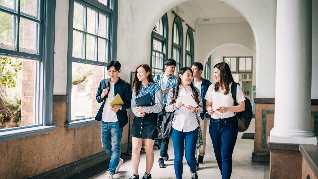 Peran Kampus Sebagai Ruang Tumbuh Dan Aktualisasi Diri Mahasiswa Indonesia