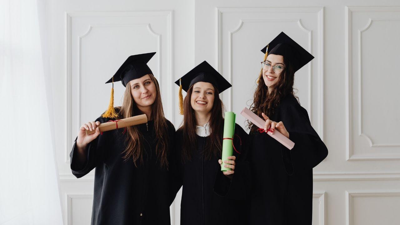 Potret Kehidupan Mahasiswa Indonesia: Antara Idealime Dan Realitas