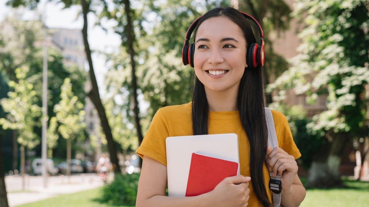 Mahasiswa Dan Kesiapan Menghadapi Tantangan Teknologi Di Era Digital