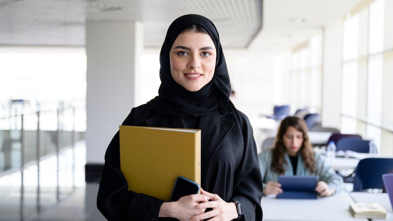 Dinamika Kehidupan Mahasiswa Indonesia: Belajar Mandiri Di Tengah Tantangan Kampus