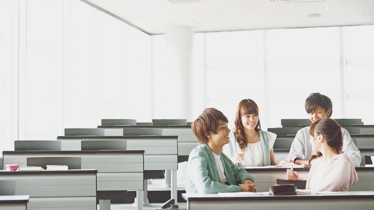 Kehidupan Mahasiswa Di Indonesia: Antara Tuntutan Mandiri Dan Dinamika Lingkungan Sosial