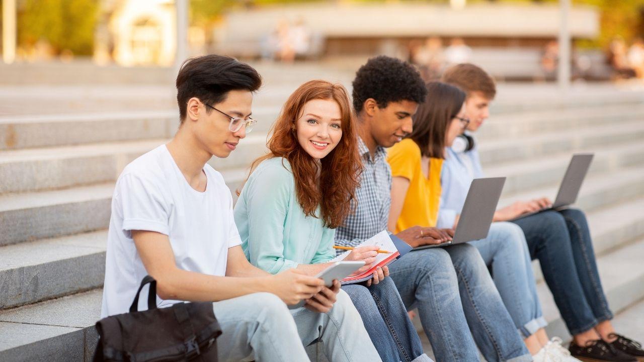 Mahasiswa Dan Pengembangan Kepemimpinan: Membentuk Pemimpin Masa Depan