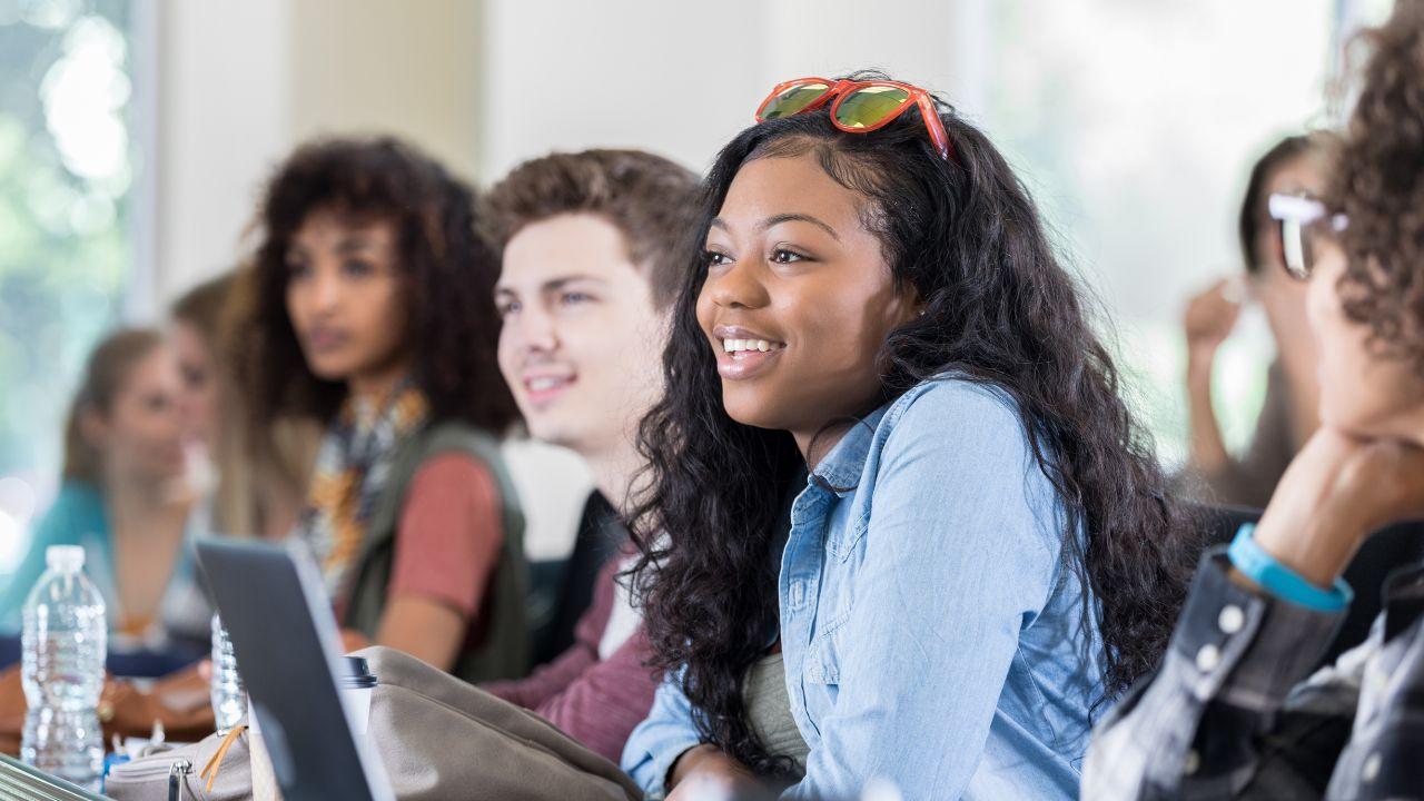 Mahasiswa Indonesia Dan Kesadaran Lingkungan: Peran Kampus Dalam Membangun Generasi Berkelanjutan