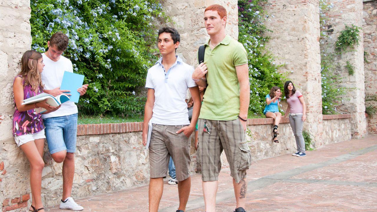 Mahasiswa Indonesia Dan Pembelajaran Nilai-Nilai Kehidupan Di Lingkungan Kampus