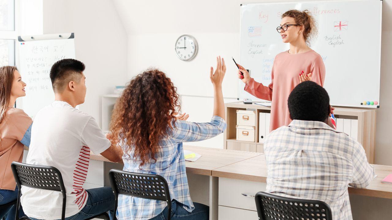 Mahasiswa Indonesia Dan Lingkungan Kampus Sebagai Wadah Pengembangan Kepemimpinan