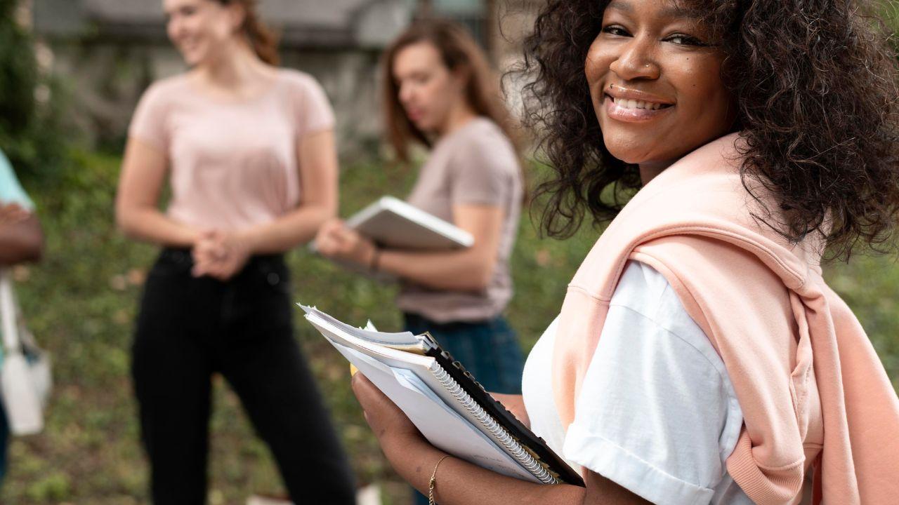Mahasiswa Indonesia Dan Peran Kampus Dalam Menguatkan Literasi Dan Wawasan Keilmuan