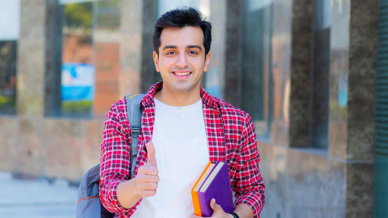 Peran Pergaulan Dan Dukungan Sosial Dalam Menjaga Kesejahteraan Mahasiswa Indonesia