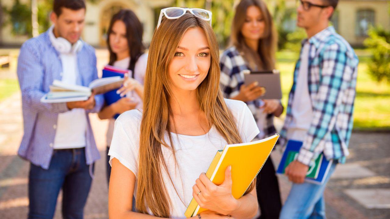 Mahasiswa Indonesia Dan Tantangan Penyesuaian Diri Di Lingkungan Kampus