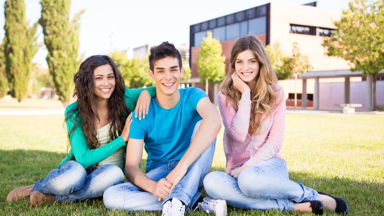 Dinamika Pergaulan Mahasiswa Di Era Digital