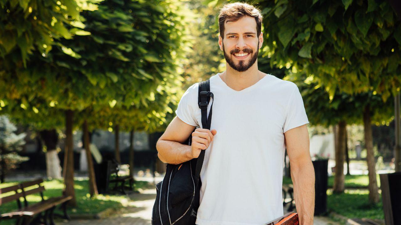 Mahasiswa Indonesia Dalam Perjalanan Akademik Dan Penguatan Kompetensi