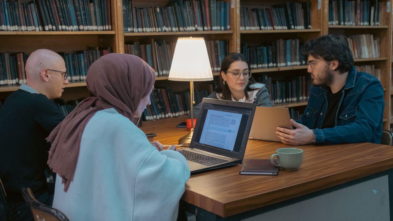 Mahasiswa Indonesia Dalam Peran Kampus, Kota, Dan Pengembangan Potensi