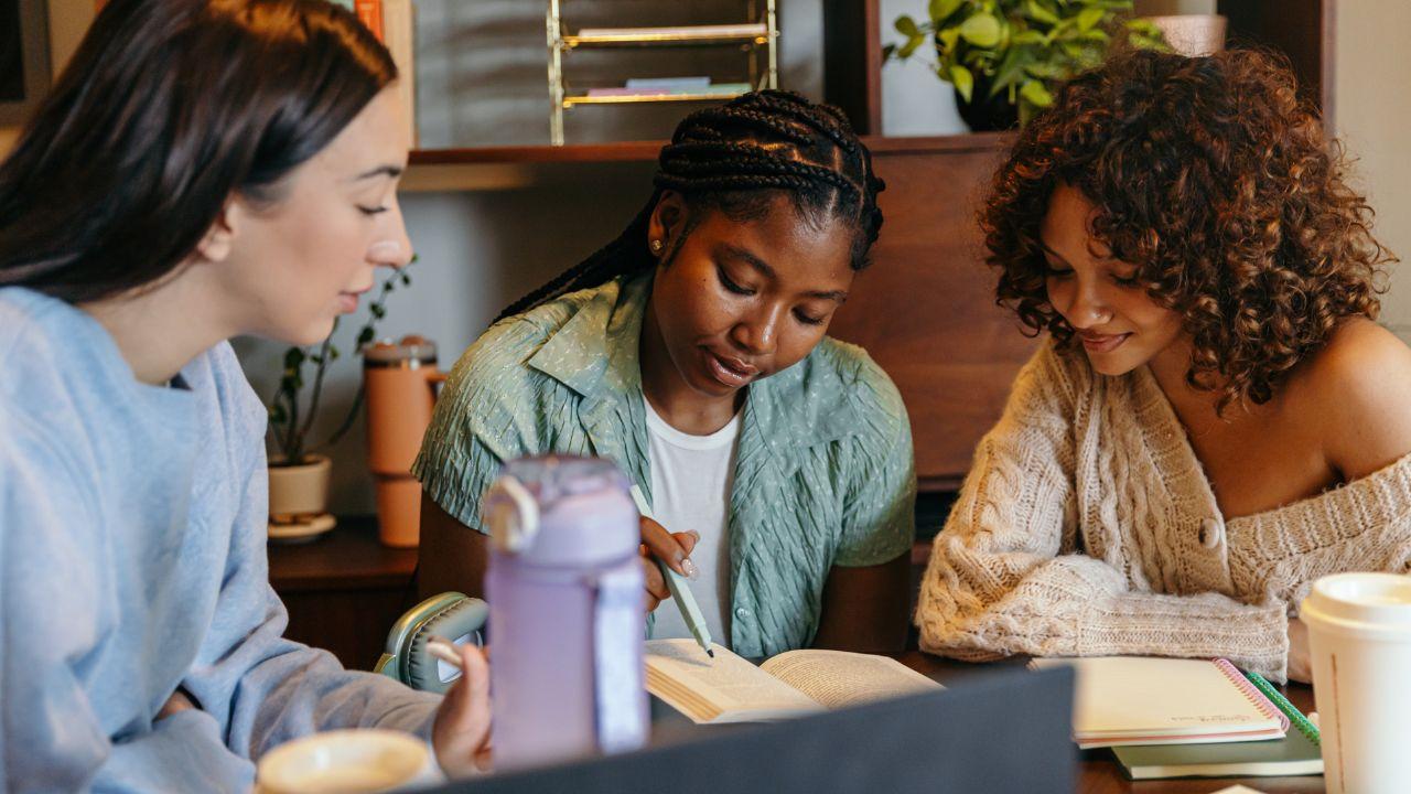 Mahasiswa Indonesia Dalam Kemandirian, Akademik, Dan Lingkungan Kampus