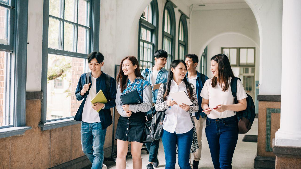 Mahasiswa Rantau: Menjaga Akar Budaya Di Tengah Dinamika Kota