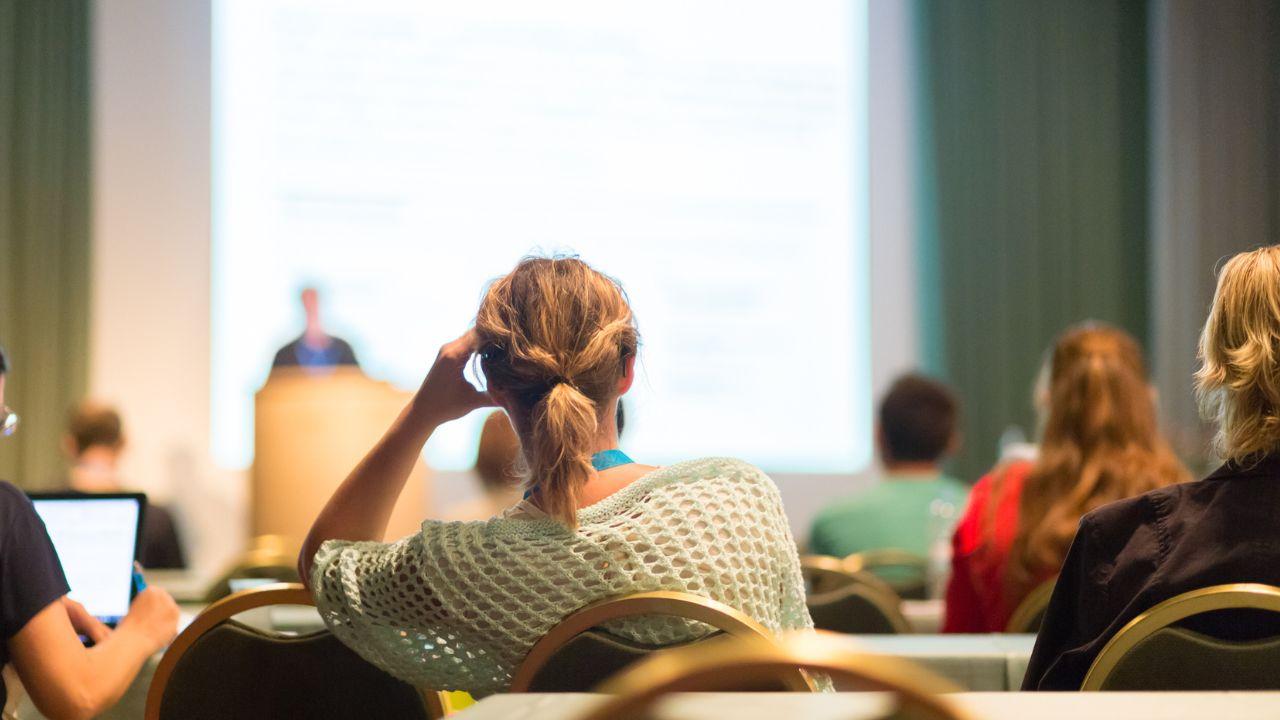 Mahasiswa Dan Relasi Dengan Keluarga: Mandiri Tanpa Melepas Ikatan”