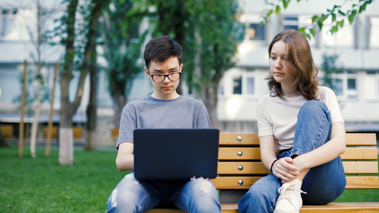 Mahasiswa Dan Kesadaran Lingkungan: Antara Idealisme Kampus Dan Realitas Sehari-hari