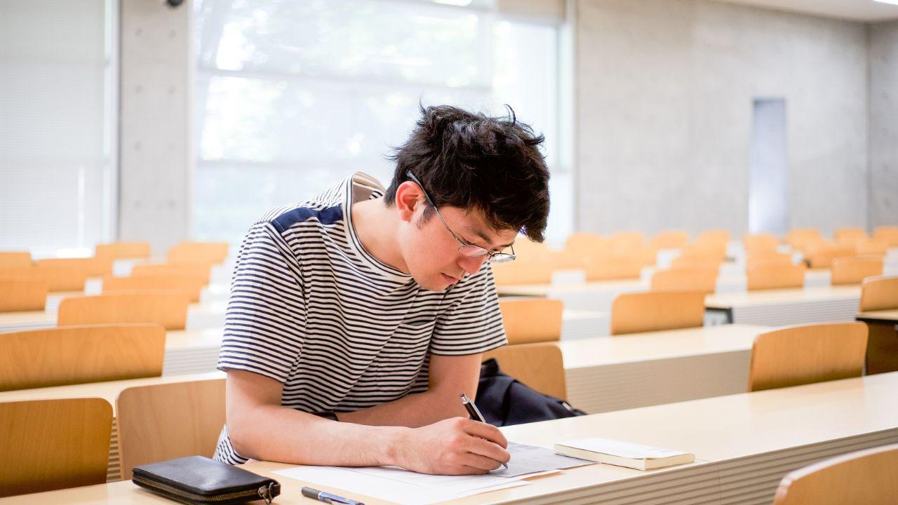 Ritme Kehidupan Mahasiswa: Belajar, Bertumbuh, Dan Bertahan Di Ruang Kampus