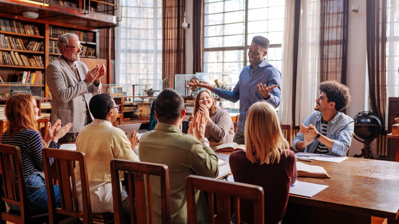 Belajar Hidup Mandiri: Proses Pendewasaan Mahasiswa Di Lingkungan Kampus