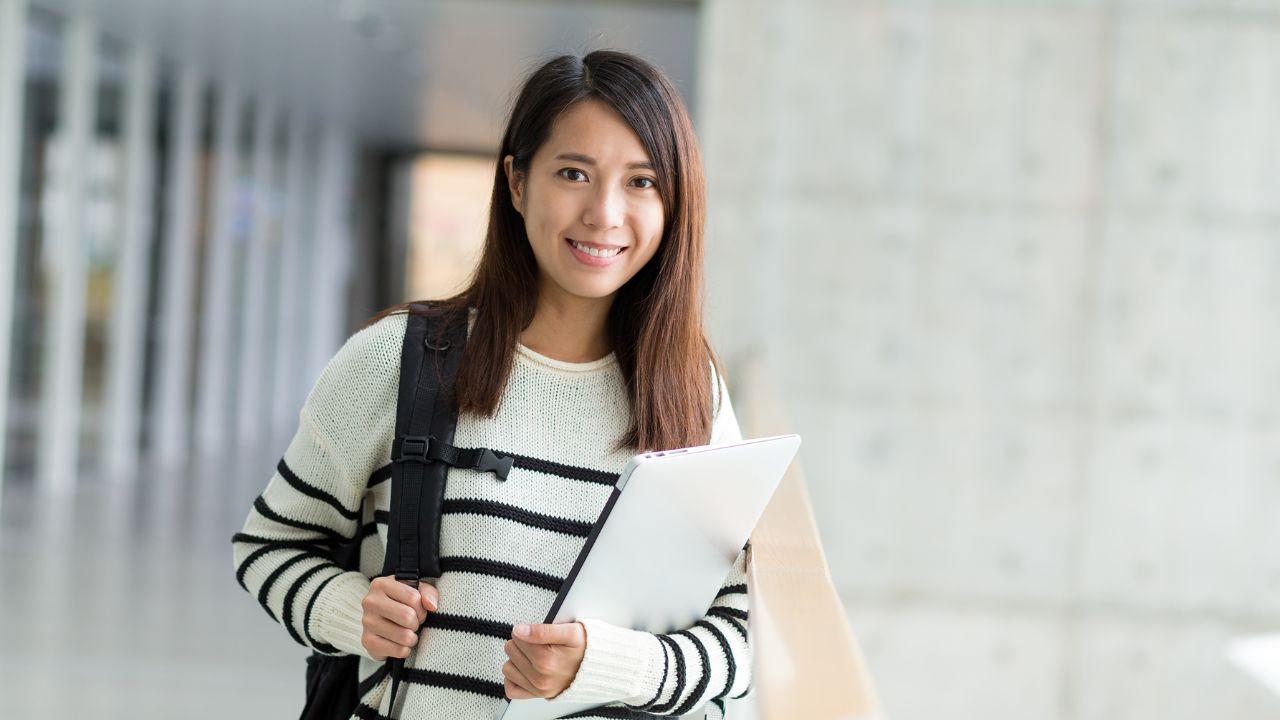 Mahasiswa Perantau Dan Seni Bertahan Hidup: Antara Rindu Rumah Dan Tumbuh Dewasa