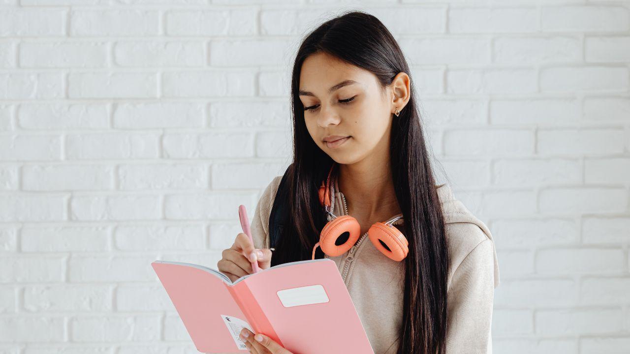 Mahasiswa Sebagai Individu Yang Belajar Menghadapi Tanggung Jawab Dan Pilihan Hidup