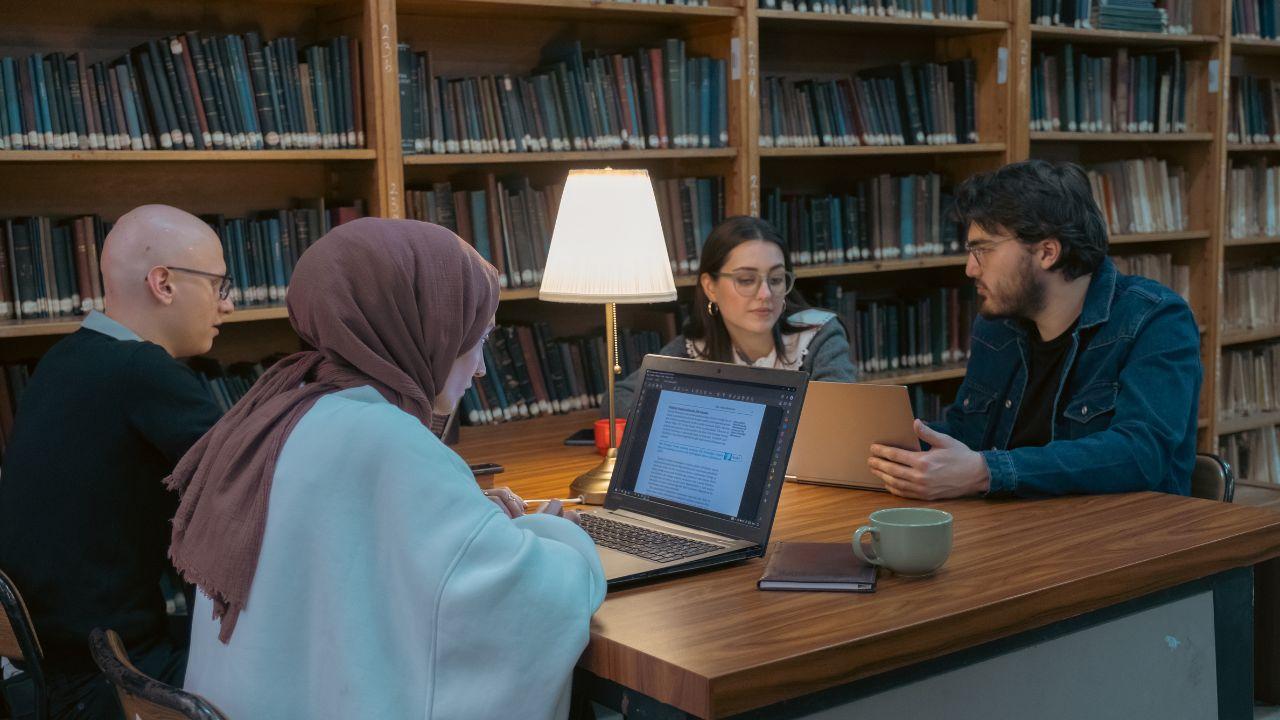 Mahasiswa Dan Peran Teknologi Digital Dalam Proses Pembelajaran