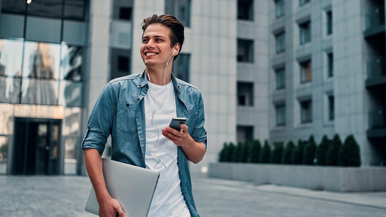 Mahasiswa Dan Peran Teknologi Dalam Mendukung Pendidikan