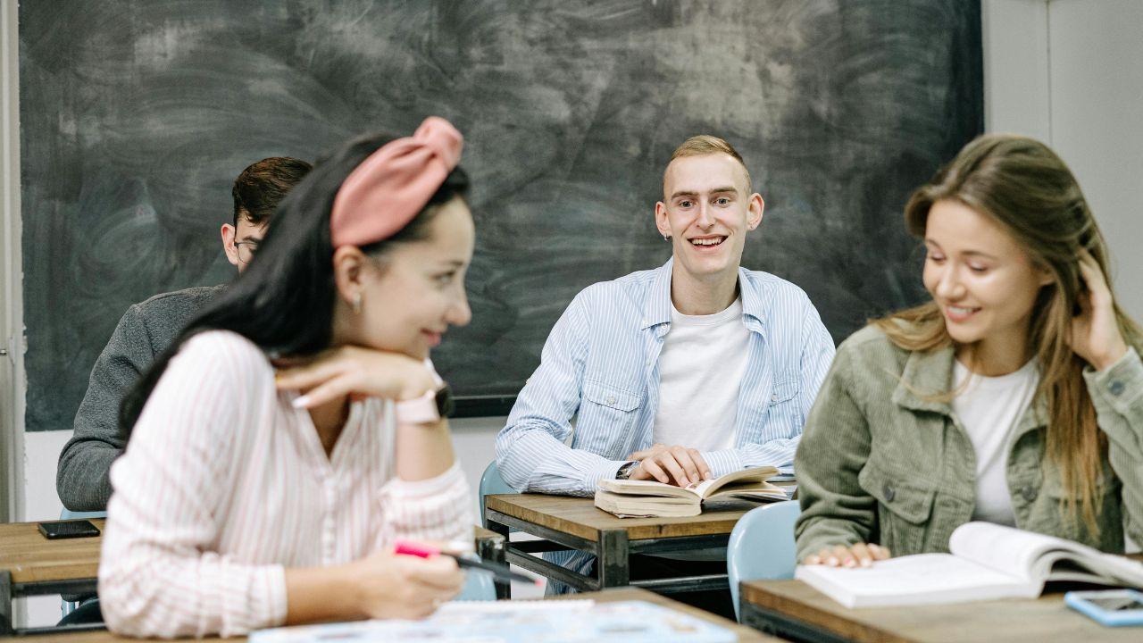 Peran Mahasiswa Dalam Pengembangan Ekonomi Kreatif Di Kampus