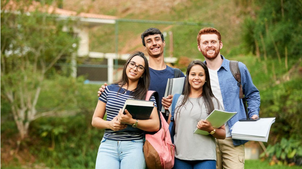Peran Mahasiswa Dalam Mengembangkan Kegiatan Kepemudaan Di Kampus
