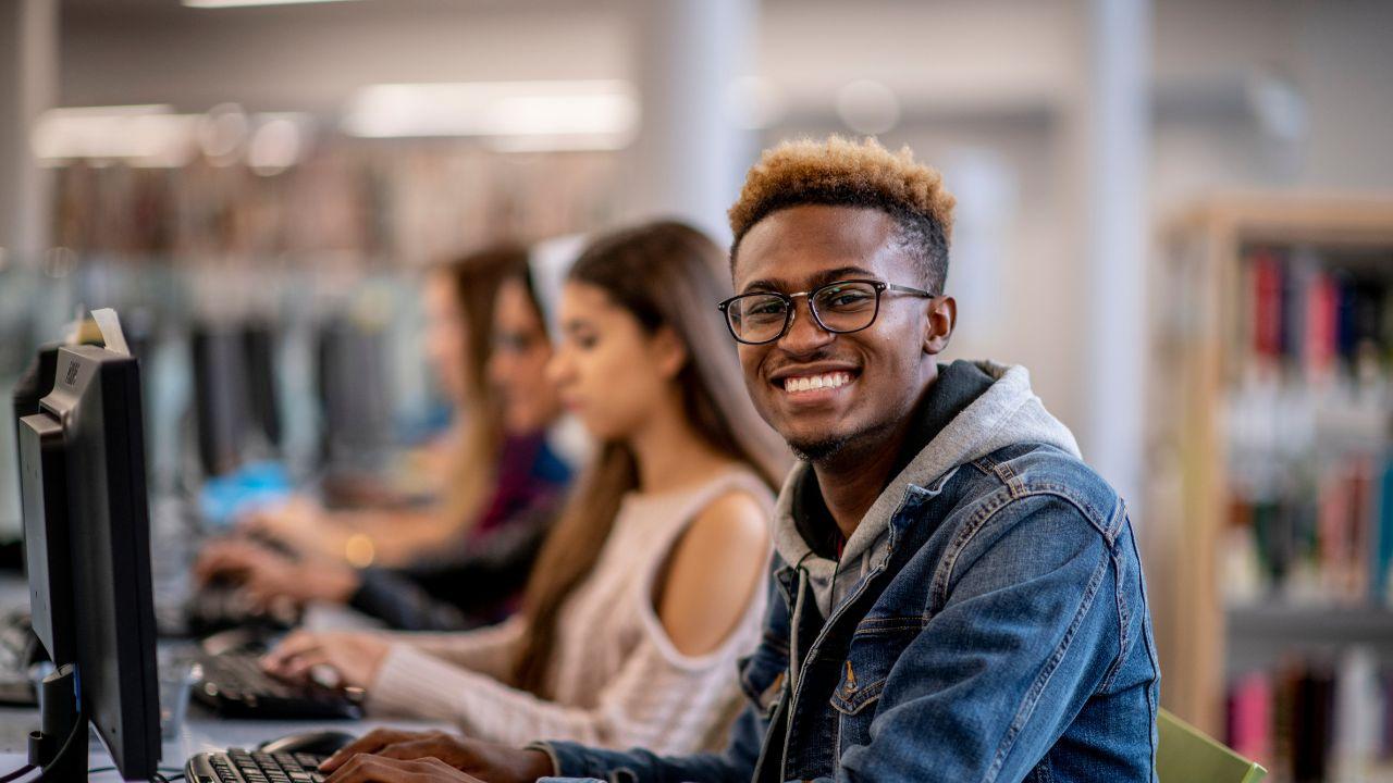 Mahasiswa Sebagai Agen Perubahan Di Lingkungan Sosial