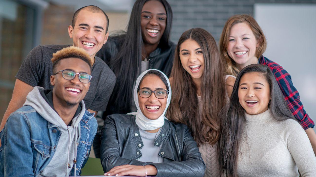 Peran Mahasiswa Dalam Membangun Lingkungan Kampus Yang Positif