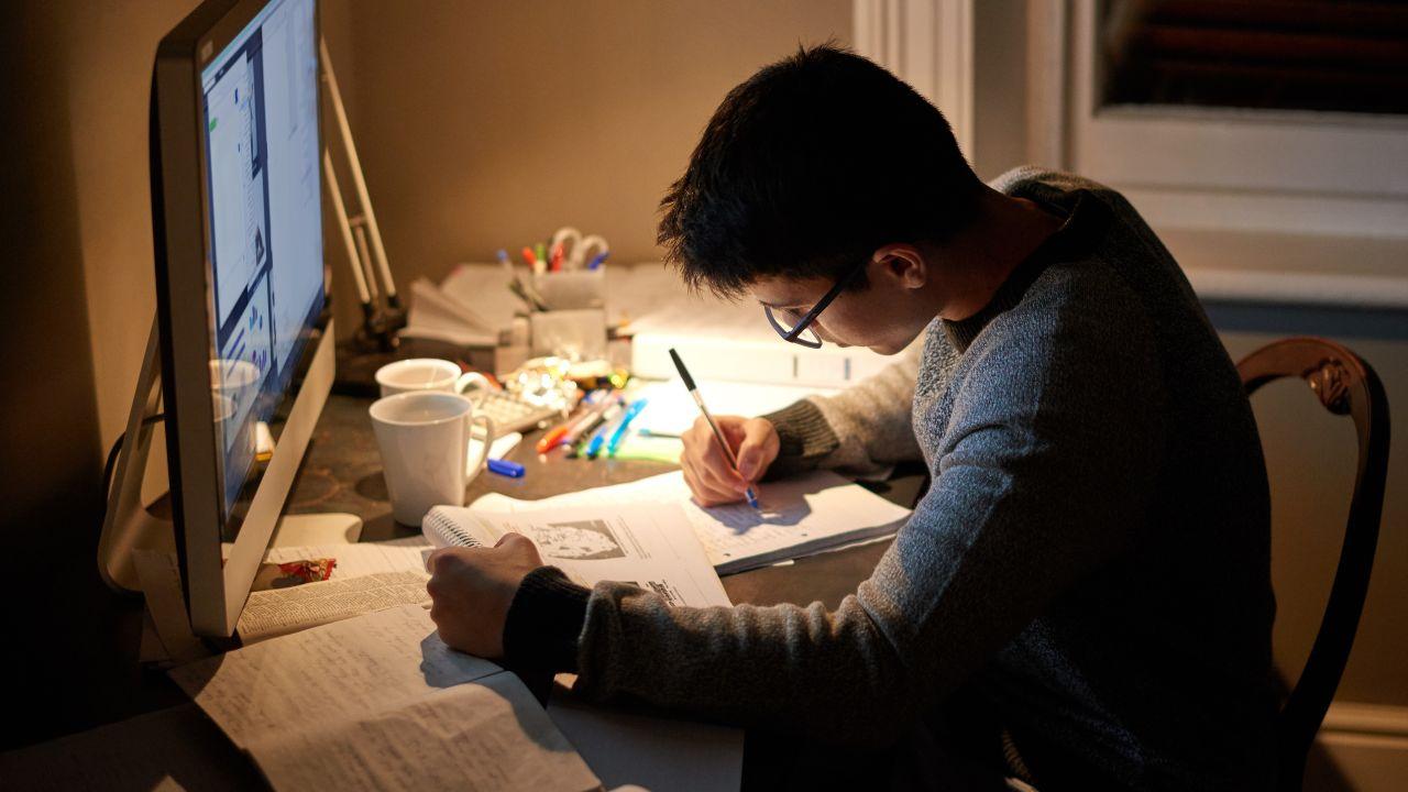 Fenomena Mahasiswa Kupu-Kupu Dan Kura-Kura