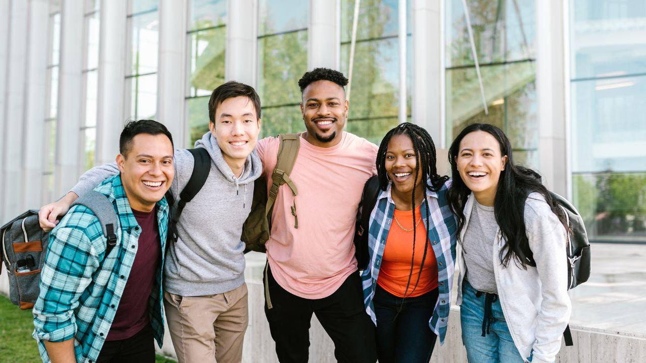 Mahasiswa Dan Tekanan Prestasi Akademik