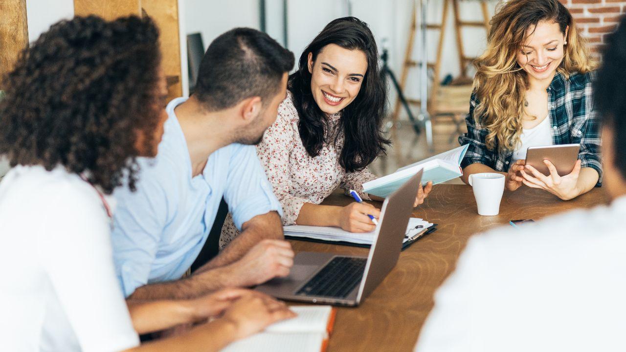 Mahasiswa Dan Tantangan Menjaga Motivasi Belajar Di Tengah Tekanan Akademik