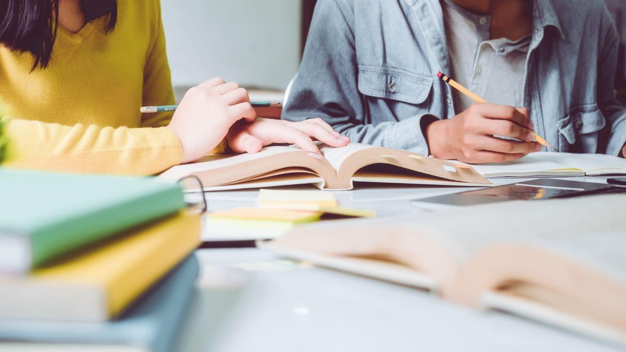 Mahasiswa Dan Pentingnya Keseimbangan Antara Akademik Dan Kehidupan Pribadi