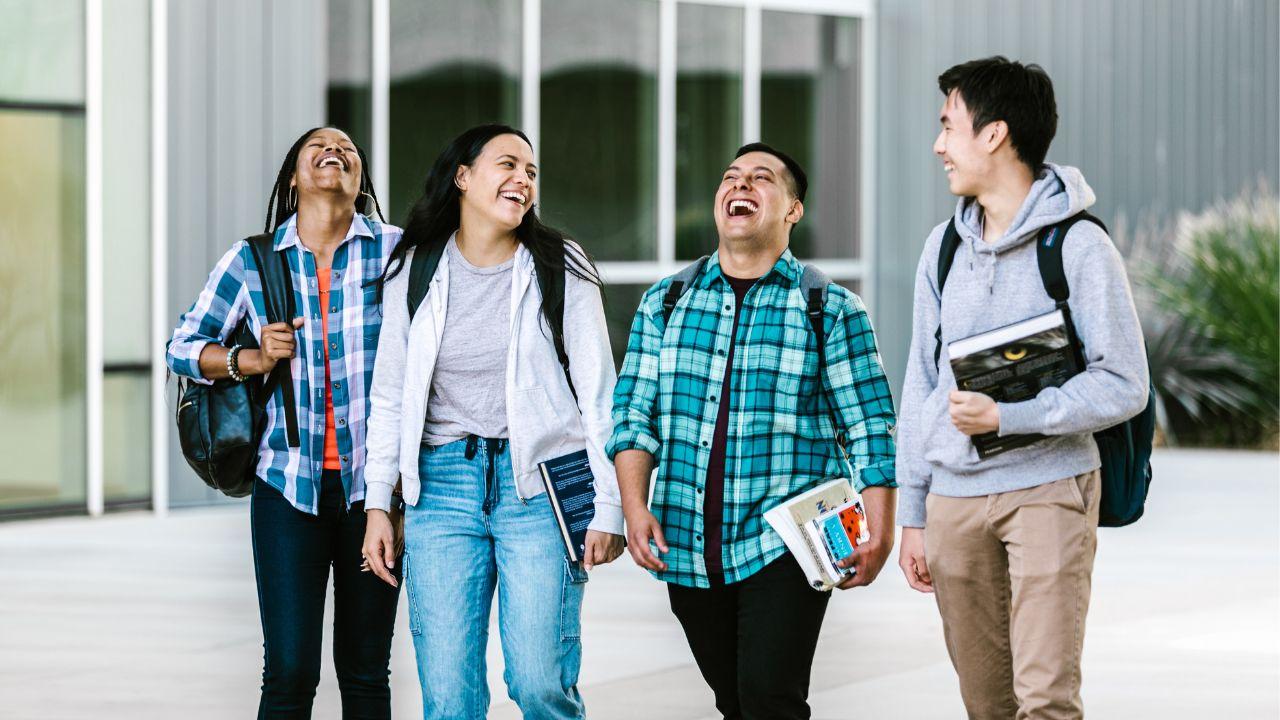 Mahasiswa Dan Peran Beasiswa Dalam Mendukung Keberlanjutan Studi