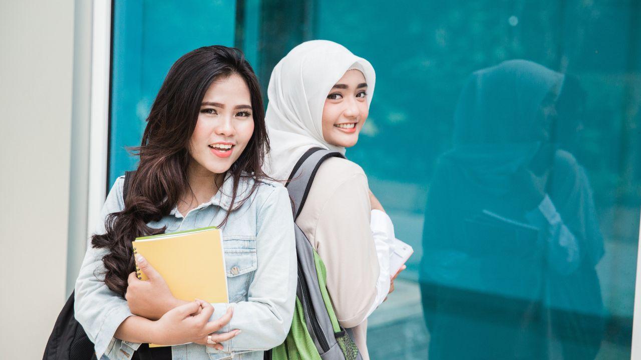 Mahasiswa Dan Tantangan Menyusun Tugas Akhir Di Perguruan Tinggi