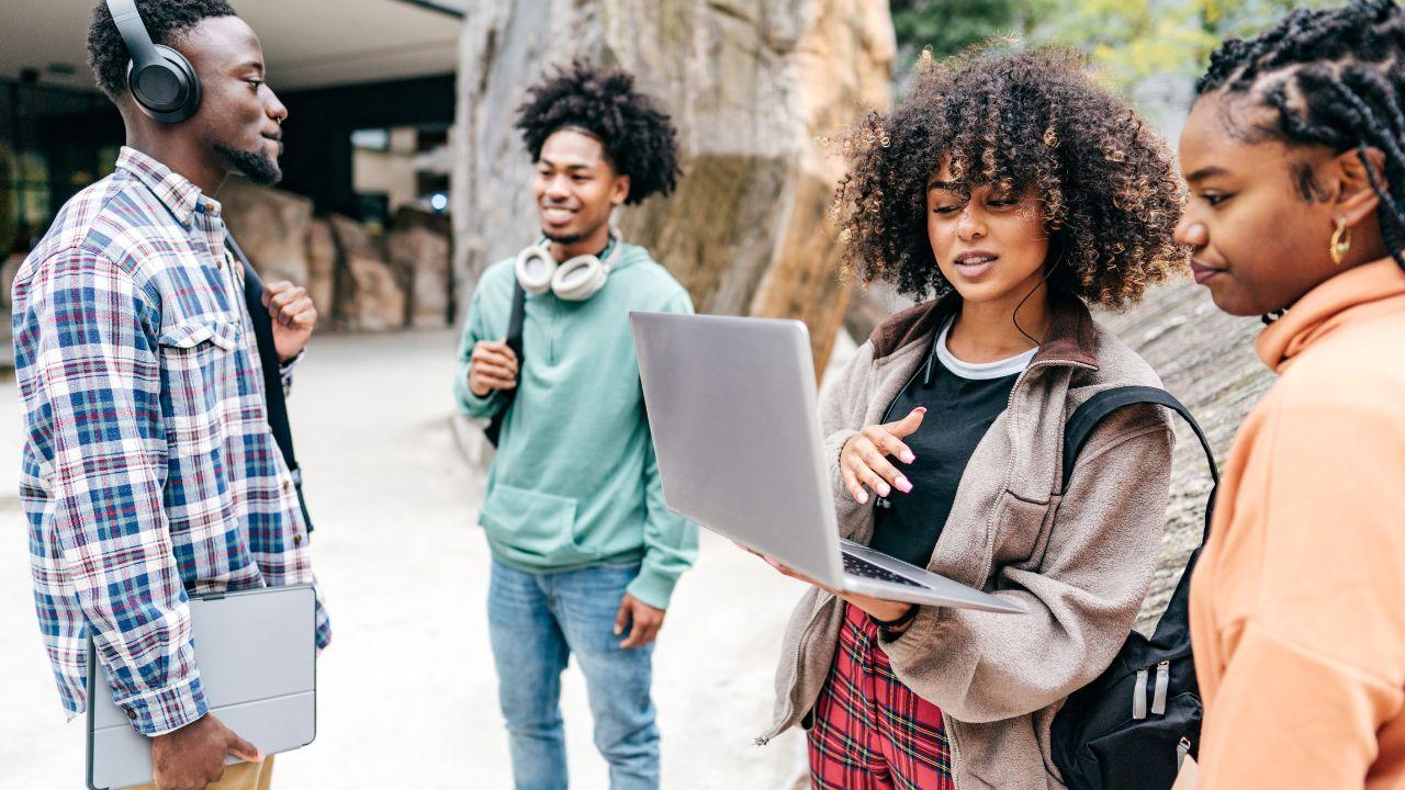 Mahasiswa Dan Peran Komunitas Kampus Dalam Pengembangan Minat Dan Bakat