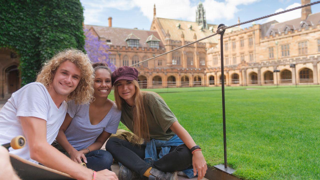 Jurusan Kuliah Dan Prospek Kerja Di Indonesia