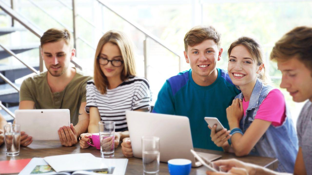 Mahasiswa Dan Kehidupan Kuliah Di Universitas: Proses Adaptasi Menuju Kedewasaan