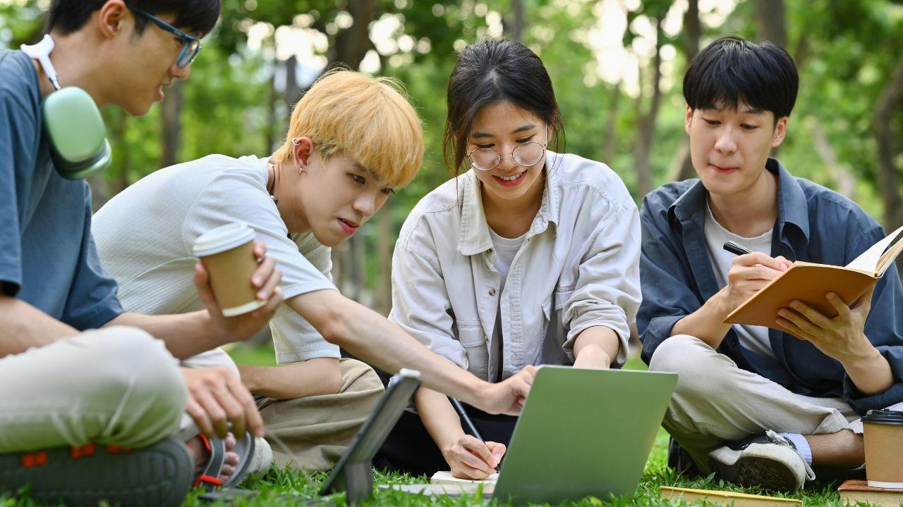 Mahasiswa Dan Pentingnya Membangun Relasi Di Lingkungan Kampus