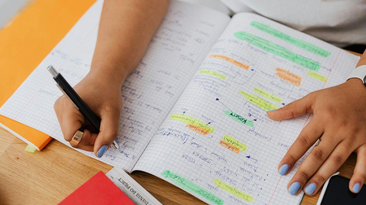 Mahasiswa Dan Dunia Kerja: Menyiapkan Karier Sejak Dini