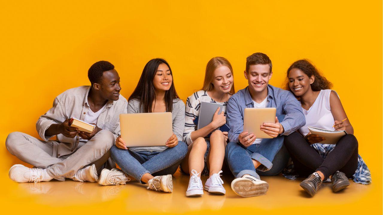 Mahasiswa Dan Pentingnya Aktivitas Relawan Di Kampus