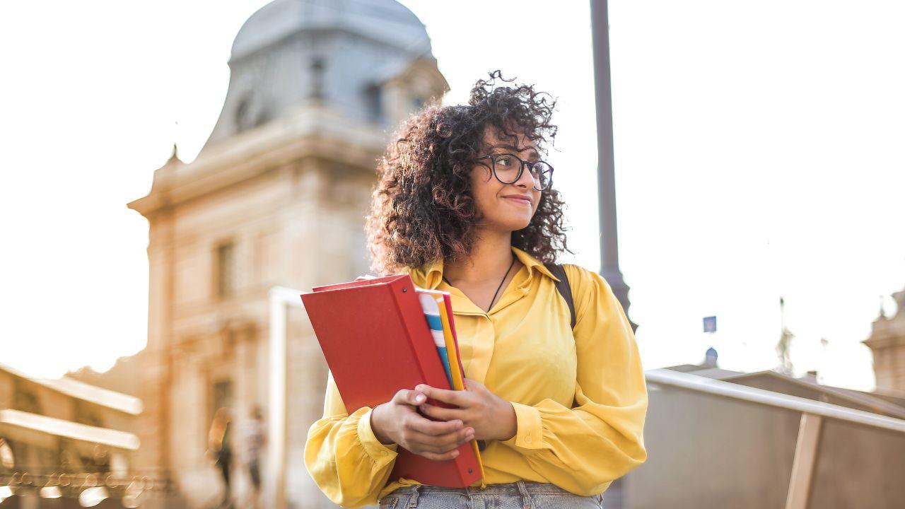 Mahasiswa Dan Strategi Menghadapi Presentasi Di Kelas