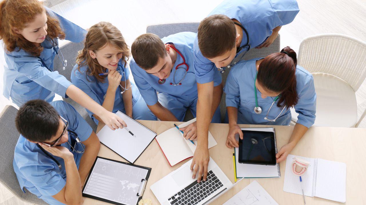 Mahasiswa Dan Strategi Mengikuti Kegiatan Organisasi Kampus