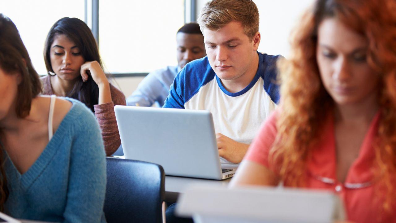 Pentingnya Mahasiswa Mengembangkan Keterampilan Komunikasi